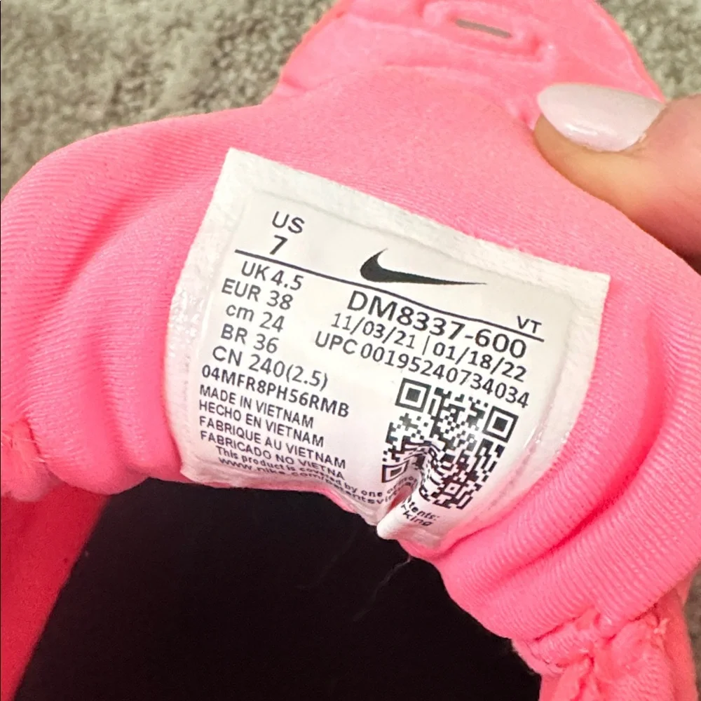 Nike Air Max VaporMax Plus
Pink (Women's) - Picture 7 of 7